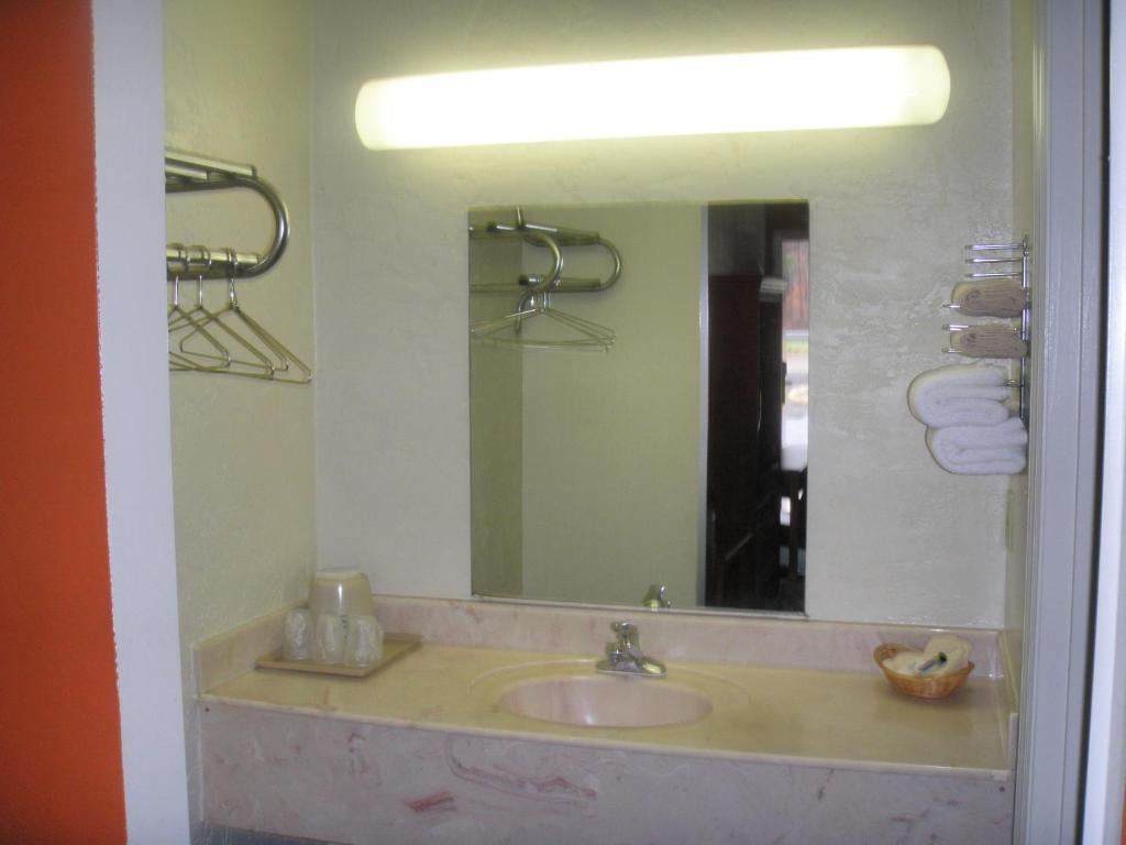 Applegate Inn Cleveland Bilik gambar